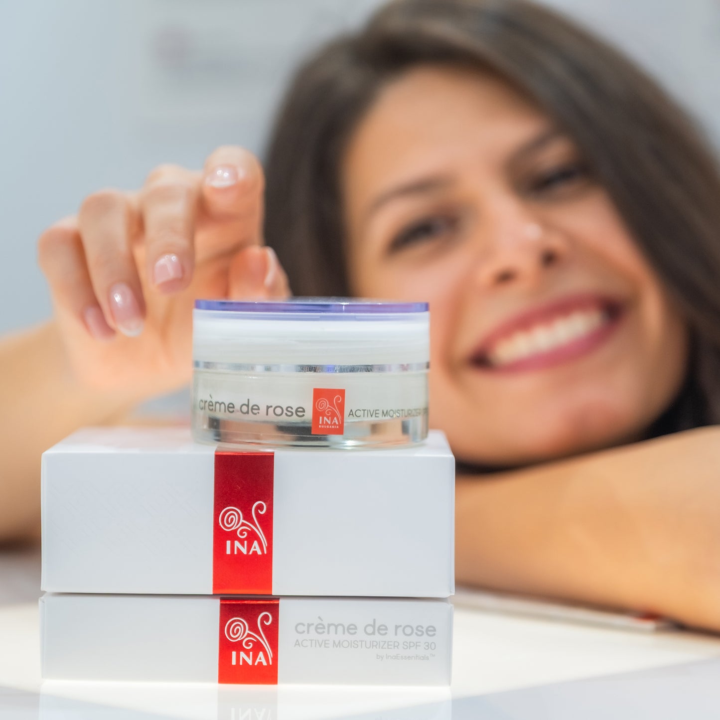 Koop 2 Active Moisturizers en ontvang 1 Anti-Age Gezichtsserum gratis