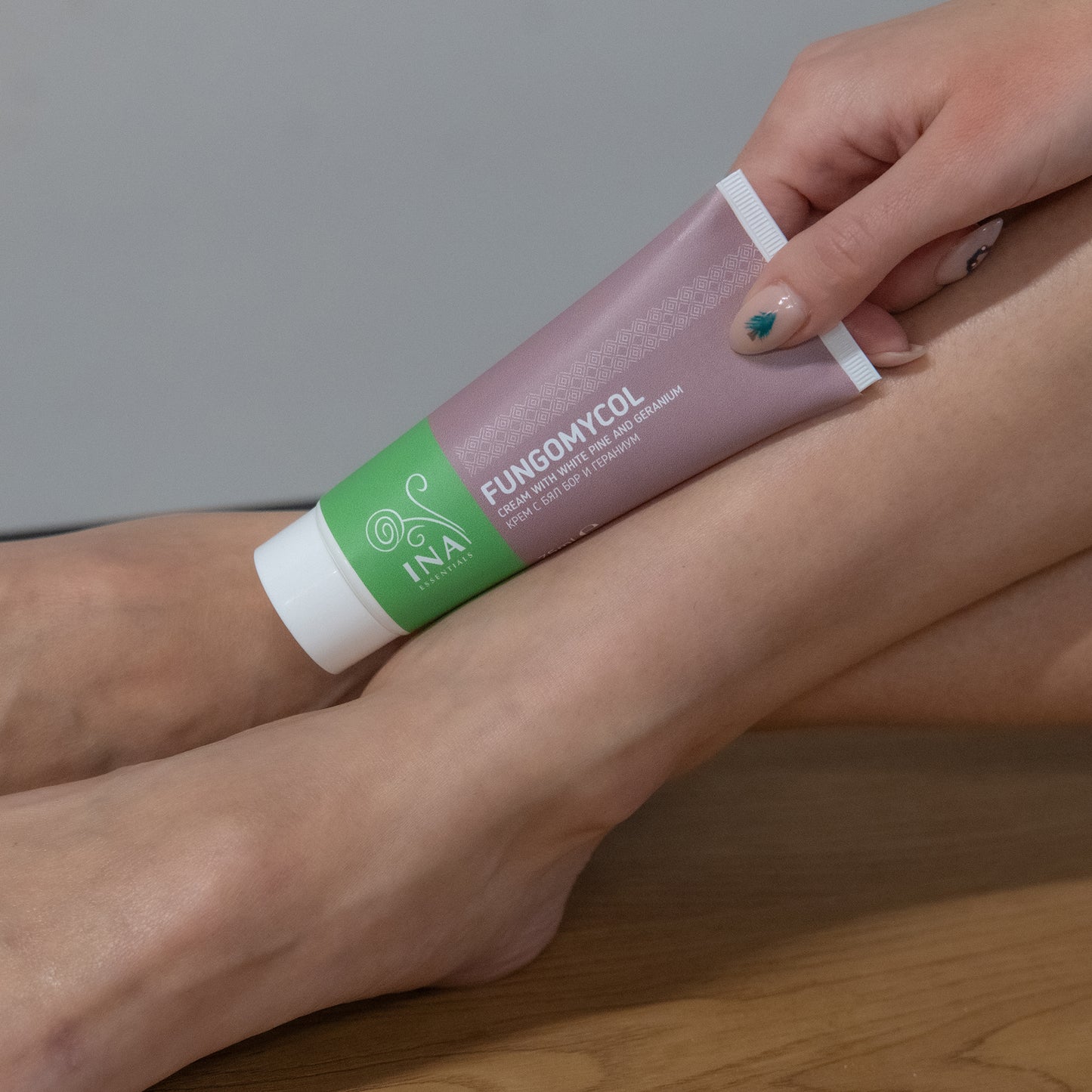 2 in 1 Crème voor Schimmelnagels en droge, gebarsten huid - met Witte den, Urea en Geranium